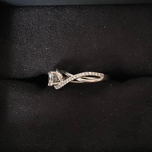 Gabriel & Co. Ring - 0.57 Carat Center Diamond - Picture 2 of 3